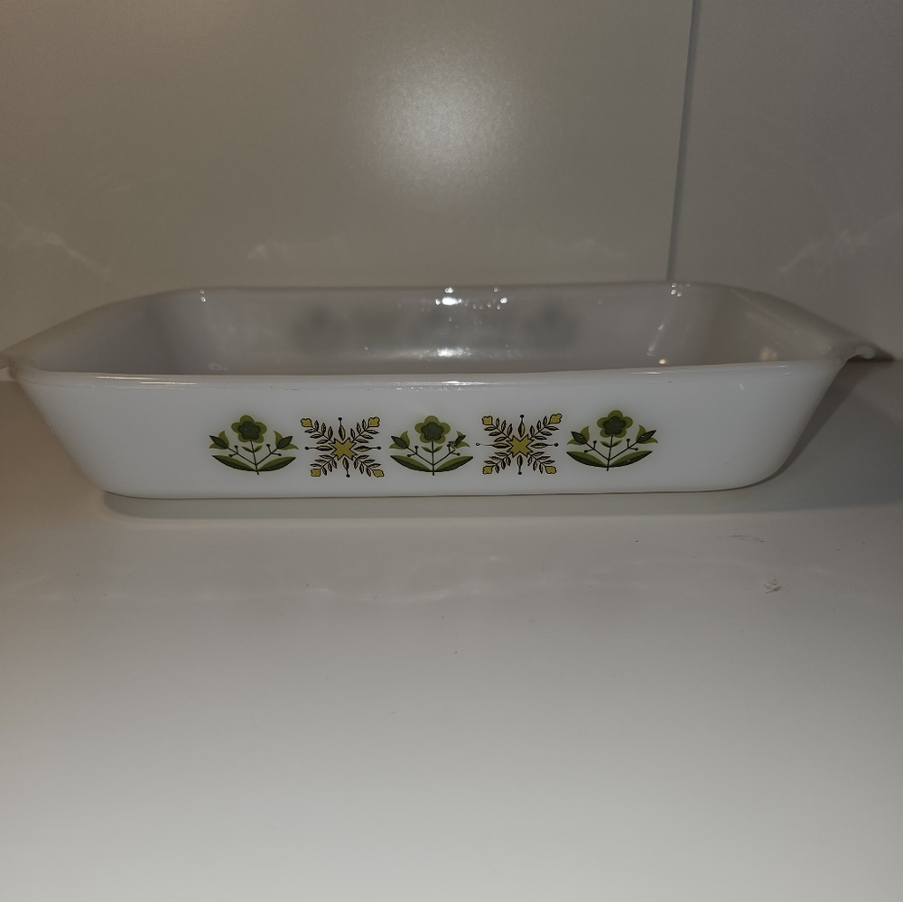 Vintage Anchor Hocking Fire King  1/2 Quart Meadow Green Baking Dish